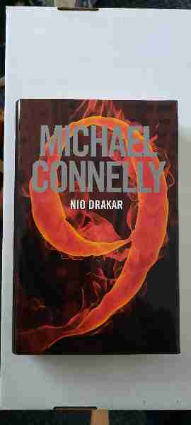 Nio drakar 