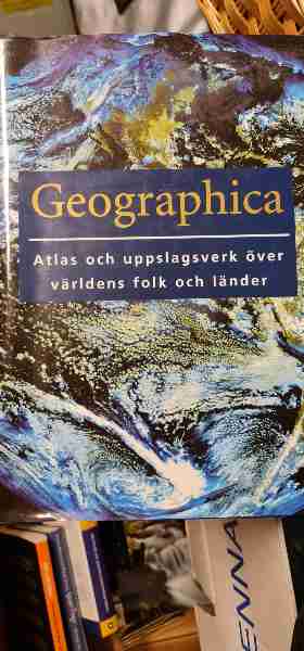 Georraohica Atlas och uppslagsverk över världens folk och länder