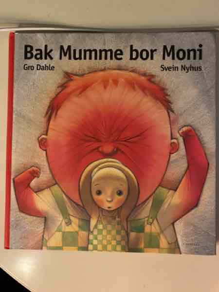 Bak Mummi bor Moni