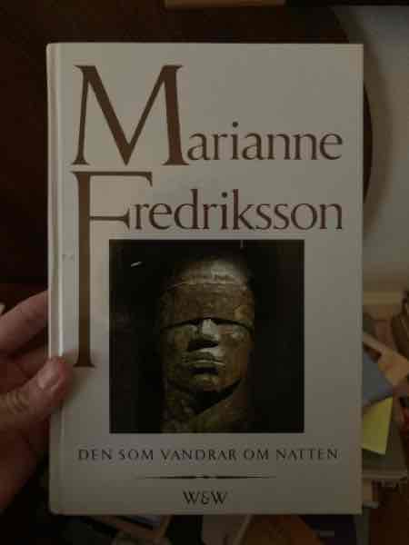 Den som vandrar om natten