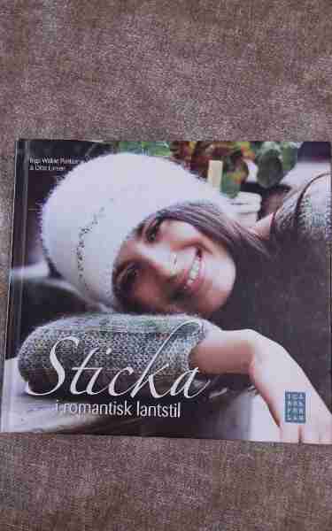 Sticka i romantisk lantstil 
