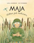 Maja tittar på naturen