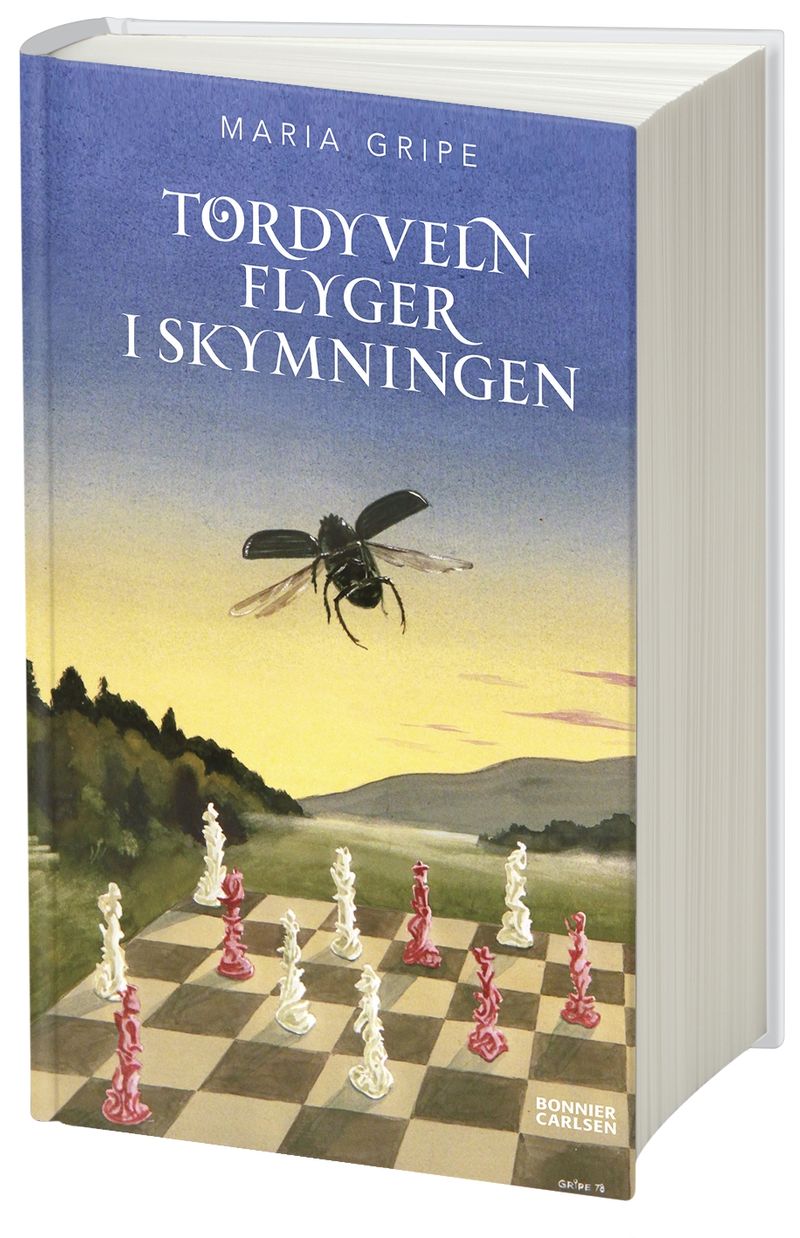 Tordyveln flyger i skymningen